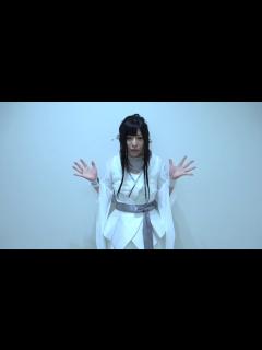 [x]【和楽器バンド】今年のライブ初めは大阪で！和楽器バンドメンバー 鈴華ゆう子（Vocal)さんからのメッセージ - YouTube