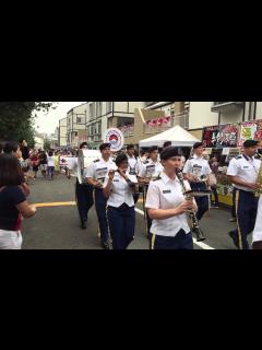 [x]アメリカ大使館宿舎フレンドシップデー2014 パレードの様子 音楽隊など - YouTube