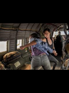 [x]不死身の傭兵たちが様々な“技”を駆使して近接戦闘！ Netflix映画『オールド・ガード』本編アクションシーンを一部解禁 | SPICE ...