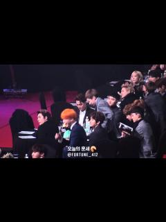 [x]160114 서울가요대상 EXO, BTOB 분들 수상소감에 빵 터지는 엑소 (FULL FOCUS) 종인이는 치킨 얘기에 멈칫 ...