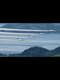 [x]ブルーインパルス第4区分俯瞰 防府北基地航空祭2015 予行 JASDF Blue Impulse - YouTube