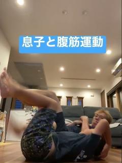 [x]小学生腹筋バキバキ足上げ腹筋😬😬😬 - YouTube