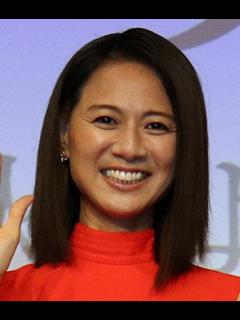 [x]【紅白歌合戦2022】篠原涼子28年ぶり出場、小室哲哉ピアノ伴奏で「恋しさと せつなさと 心強さと」。許せない。 - YouTube