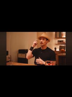 [x]稲葉浩志さん 中田英寿さん 対談名場面（独断と偏見）トレーニングについて。 - YouTube
