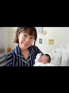 [x]第二子出産しました👶生まれてまだ半日の赤ちゃん💕 - YouTube