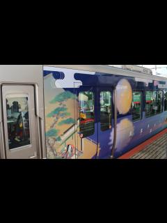 [x]「光る君へ」ラッピング列車で紫式部ゆかりの地・大津へ 車内も平安 - 毎日動画