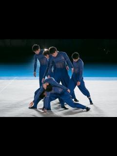 [x]イッセイ ミヤケ主催「青森大学男子新体操部」27人の部員全員参加アーティスティックな演技 - YouTube